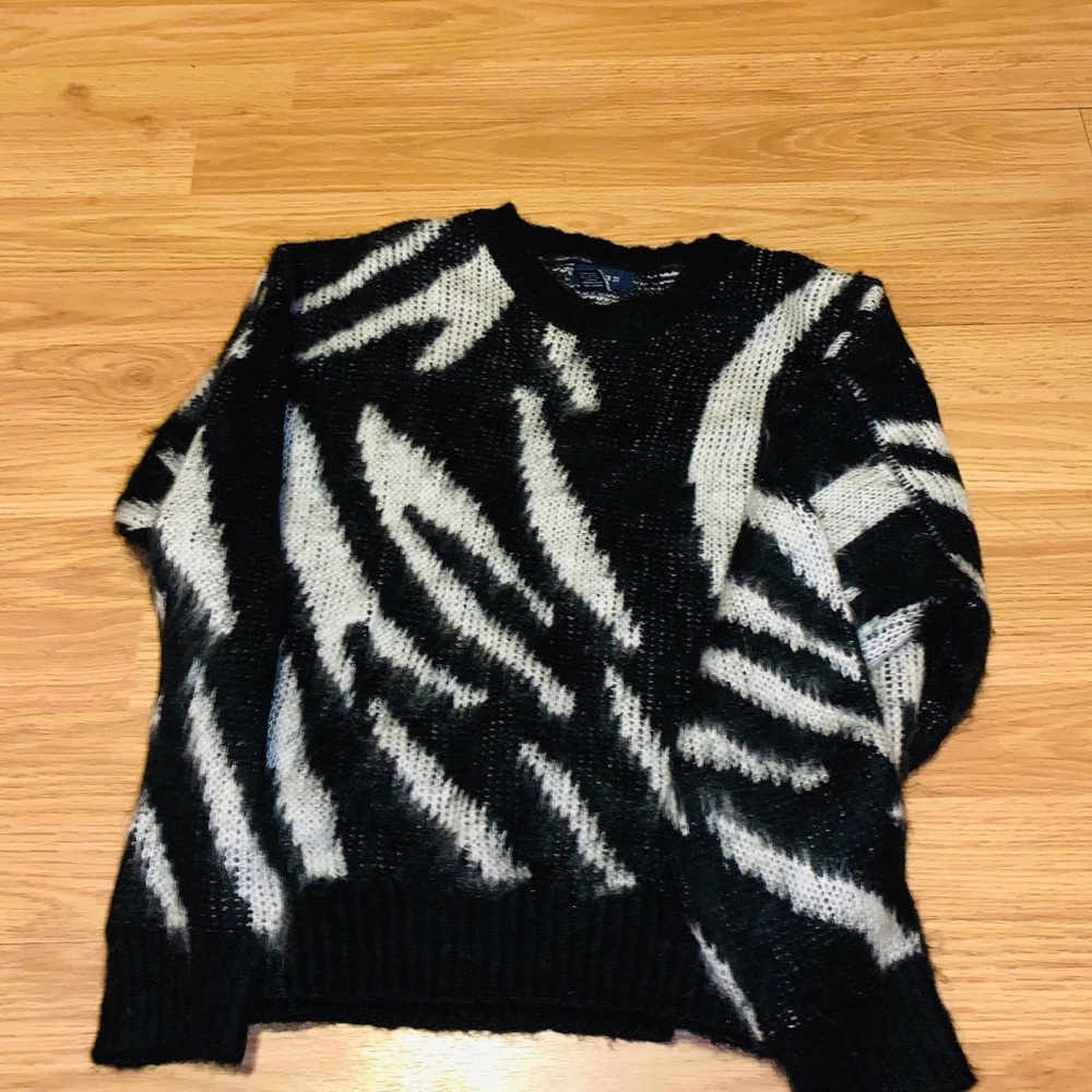 Medium sweater